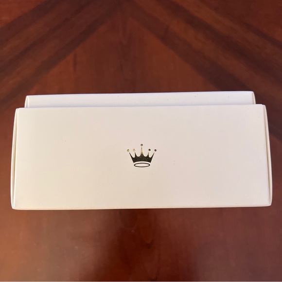 Hallmark Keepsake Delphine Barbie Ornament Fashion Model Collection 2005 - Picture 4 of 11